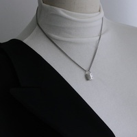 Collier pendentif délicat en acier inoxydable plaqué or 18 carats de haute qualité pour femmes, accessoires de mode quotidiens, vente en gros