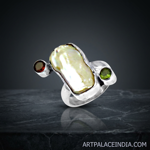 Anillo de Plata Art Palace para Mujer con Perlas, Granates y Peridotos, Diseño Geométrico, Ideal para Ocasiones Hindúes - Product Image 1