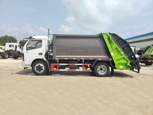 Camion à ordures à compression Dongfeng, véhicule de collecte des déchets avec compacteur hydraulique - Product Image 4