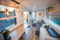 Maisons préfabriquées compactes abordables, maisons modifiées à partir de conteneurs maritimes pour des escapades de vacances, des bureaux, des immeubles et des appartements