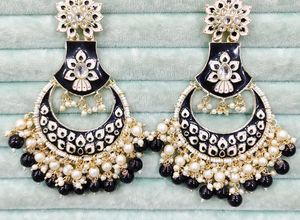 Pendientes de estilo étnico con diseño de flor y cuentas de perlas en forma de luna creciente negra para mujeres, ideales para bodas. - Product Image 2