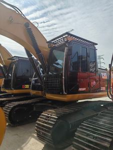 Excavadora hidráulica de clase CAT 320D de 22 toneladas diseñada para una alta eficiencia, durabilidad, bajos costos operativos en construcciones exigentes - Product Image 2