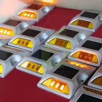 Marqueur routier solaire prêt à être expédié LS-02 en aluminium, étanche IP68, capacité de charge de 20 tonnes, marqueur de chaussée LED