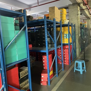 Baskets de sport décontractées tendance variées d'occasion en stock chaussures de marque originales usagées pour la marche mixtes Vente en gros en usine - Product Image 4