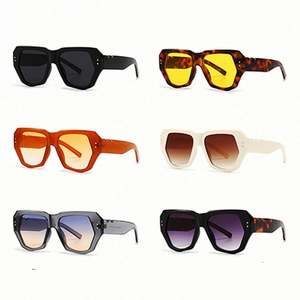 Gafas de Sol de Lujo Personalizadas con Logotipo, Retro, con Forma de Mariposa, Protección UV400, Estilo Ojo de Gato, Extra Grandes, para Mujer - Product Image 6