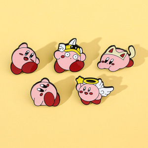 Broche de <span class=keywords><strong>Kirby</strong></span> de estilo japonés, lindo y creativo, con temática de videojuegos de anime, accesorio de insignia de aleación galvanizada. - Product Image 1