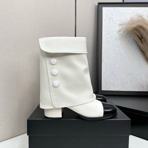 Bottes longues luxueuses sur mesure de style CC pour femmes, bicolores, rétro, ornées de boutons, à talons hauts, respirantes et chaudes - Product Image 1