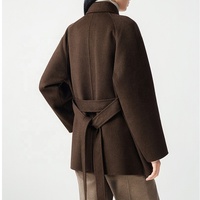 Manteau en Laine Croisé pour Femme avec Ceinture Ajustable et Détails Boutonnés, Long Manteau d'Hiver, Fournisseur de Vêtements d'Extérieur Personnalisés sous Marque Privée