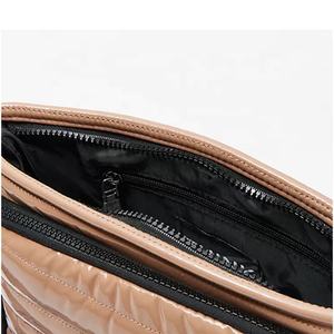 Женская сумка-слинг через плечо на молнии спереди - Product Image 3