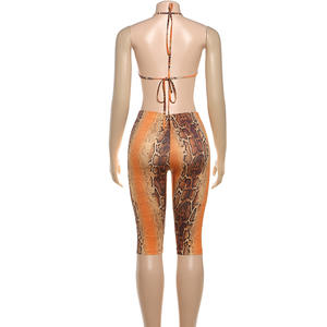 Set 2 Potong Motif Ular Seksi untuk Wanita, Atasan Halter Tank Top + Celana Pendek, Pakaian Klub Malam yang Modis dan Elastis - Product Image 3