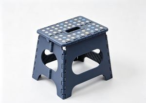 Tabouret de salle de bain pliable léger et peu encombrant pour enfants, tabouret portable moderne en plastique pour appartement, hôtel et usage extérieur - Product Image 4