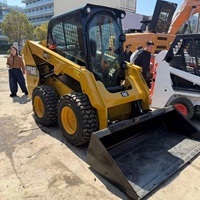 Chargeuse sur pneus CAT 246D jaune, capacité 4 tonnes, équipement d'occasion