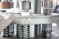 Machine d'impression de couvercles entièrement automatique pour bouteilles d'eau de 5 gallons, équipement de lamination d'étiquettes haute performance pour bouchons