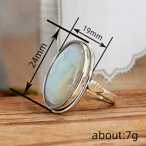 Anello da Donna Vintage con Imitazione di Pietra Lunare Ovale, Semplice ed Elegante - Product Image 3