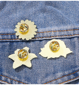 Spilla artigianale in lega personalizzata in metallo con spilla creativa rosa giglio margherita fiore serie a goccia d'olio spilla spinosa per cavallo distintivo - Product Image 4