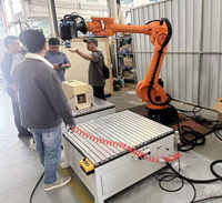 Bras de mécanicien de robot à bois pour le ponçage et le polissage de surface de meubles en bois avec PLC à deux broches et composants de noyau de moteur
