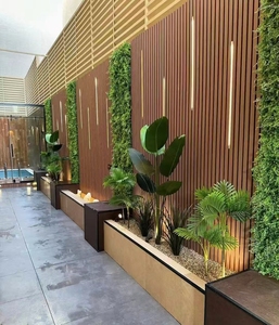 Revêtement mural <span class=keywords><strong>extérieur</strong></span> design moderne en WPC, <span class=keywords><strong>panneau</strong></span> mural en <span class=keywords><strong>bois</strong></span>, <span class=keywords><strong>panneau</strong></span> de bardage cannelé co-extrudé <span class=keywords><strong>pour</strong></span> usage domestique et hôtelier - Product Image 2