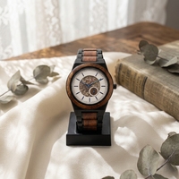 Montre de Plongée Sportive de Luxe en Acier Inoxydable Argentée Analogique avec Résistance à l'Eau pour Tenue Décontractée ou Professionnelle