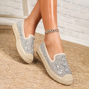 NOVEDAD DE VERANO 2025, zapatos de <span class=keywords><strong>pescador</strong></span> con suela de paja y diamantes de imitación elegantes y cómodos para mujer, <span class=keywords><strong>Sandalias</strong></span> planas versátiles informales - Product Image 1