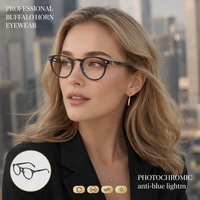Gafas Hechas a Mano con Montura de Cuerno de Búfalo Puro y Orgánico, Diseño Retro Redondeado, Lentes con Protección Anti Luz Azul y Transición, Ecológicas