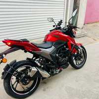 Moto de rue Haojue DR150 - 150 cm³ monocylindre, freins à disque avant et arrière, économique en carburant et puissante >100 km/h Chine