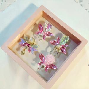 Venta al por mayor cara <span class=keywords><strong>tatuaje</strong></span> niñas diamante <span class=keywords><strong>frente</strong></span> pegatinas escenario creativo belleza pegatinas cara pegatinas - Product Image 1