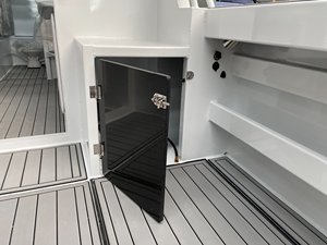 Catamarán de Pesca de Aluminio de 7.9m (26 pies), Nuevo, Tipo Yate, con Cabina, para Ocio Familiar - Product Image 3
