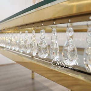 Tavoli e Sedie Rettangolari in Acciaio Inox Dorato di Lusso Personalizzabili per Decorazioni Matrimoniali ed Eventi - Product Image 4
