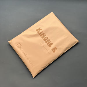 Enveloppes en polyéthylène personnalisées avec impression de logo - Sacs d'expédition mats pour les marques de cosmétiques et de vêtements - Product Image 6