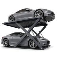 Système de stationnement intelligent à ciseaux à profil bas pour le stationnement temporaire de véhicules en ateliers de detailing automobile et en ateliers de réparation rapide