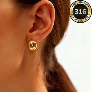 Nom du produit : Boucles d'oreilles en forme de haricot semi-rondes en acier inoxydable 316, boucles d'oreilles en forme de haricot hémisphériques lisses en forme d'arc, Matériel et - Product Image 1