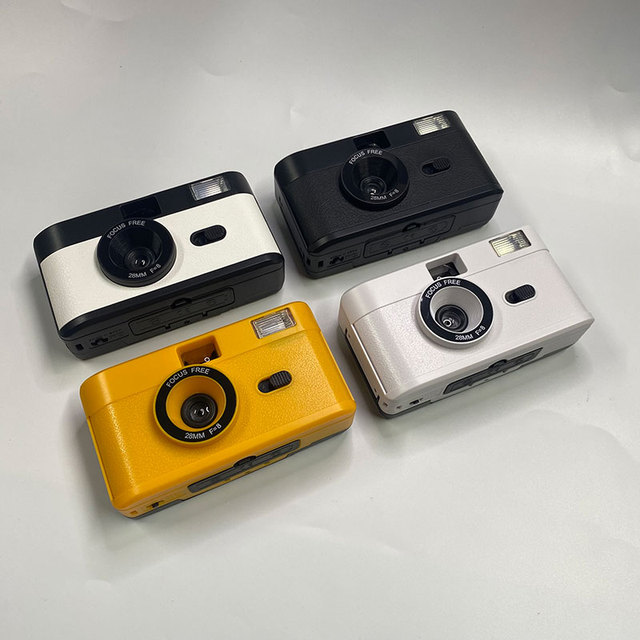 Vintage 35mm Film Camera Reusable Retro Analog Point and Shoot with Flash Perfect for Travel and Students