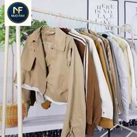 Vêtements d'occasion - Vestes courtes pour femmes de classe A, printemps/automne, styles, tailles et couleurs variés. Quantité minimale de commande : 500 kg