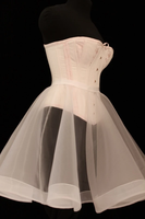 2024 nouveau Design luxe Tulle à la main dentelle perlée tissu maille Tulle pour robe de mariée