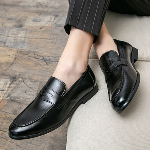 Mocassini in Pelle Eleganti Stile Europeo <span class=keywords><strong>e</strong></span> Americano, <span class=keywords><strong>Scarpe</strong></span> da Uomo Casual Oversize Stile Britannico Semplici Slip-On da Ufficio - Product Image 3
