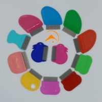 Tête de chien rayé en acier métallique Tête de chat Traitement des poux Tête d'usine Oeufs de nids en métal Acier inoxydable Peigne à poux rainuré pour enlever les poux