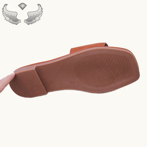 High-quality Fashionable Anti-slip Women's Sandals <b>slippers</b> Beachwear Style Women's Sandals and <b>slippers</b> Wholesale Women Sandals - Product Image 6