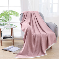 Couverture de jet de mousseline douce d'approvisionnement direct d'usine Couette de cadeau de vacances près de la peau personnalisée avec motif de caractère solide
