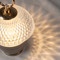 Lampe de table LED d'ambiance moderne de luxe avec abat-jour en cristal et diamant, poignée en métal, commande tactile, sans fil et rechargeable