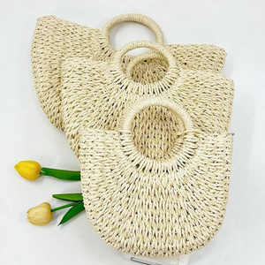 Borsa da Spiaggia in Paglia Intrecciata a Mano, 3 Opzioni di Dimensione, Borsa a Mezzaluna per Regali Estivi Perfetti, Vacanze e Feste in Spiaggia - Product Image 2