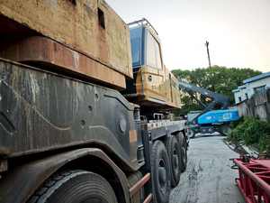 Sany STC1000T7 7-Teiliger Auslegerkran 100 Tonnen <span class=keywords><strong>70m</strong></span> Hubhöhe Mercedes-Benz Motor Perfekter Zustand Gebraucht - Product Image 4