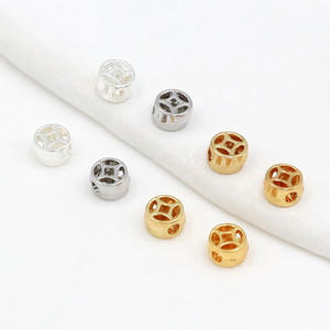 Cuentas de flores de seis pétalos de oro real de 18 quilates chapadas en color, Agujero Horizontal, accesorio de pulsera DIY que conserva el oro - Product Image 6