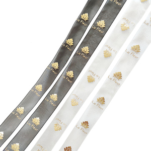 Cinta de Organza a Cuadros Ecológica Dorada con Estampado en Relieve de Nieve/Estrella/Corazón para Decoraciones Navideñas - Product Image 6