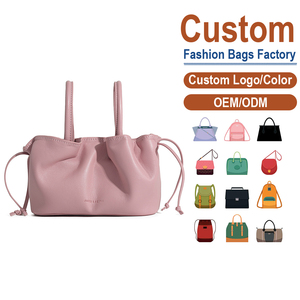 Bolso de Hombro de Cuero Premium con Cordón Ajustable y Pliegues Únicos, Personalizado de Fábrica - Product Image 1