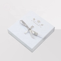 Boîte à bijoux magnétique à rabat de luxe Emballage cadeau avec logo personnalisé pour collier Style livre Matériaux recyclés Éponge de stratification mate