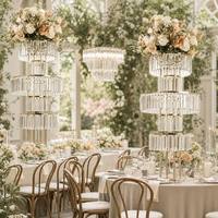Support floral en cristal plaqué or en gros, pilier floral, centre de table de banquet, toile de fond de lieu événementiel, décoration de mariage de luxe