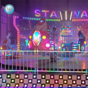 เครื่องเล่นสำหรับใช้ในสวนหรือกลางแจ้งใช้แสงไฟสี RGB สำหรับเต้นแบบบ้าคลั่ง
