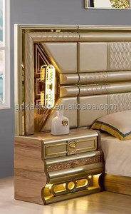 Juego de Muebles de Dormitorio de Lujo con Espejo Iluminado LED de 8 Piezas, Estilo Real, Tamaño King, 6 y 8 Puertas - Product Image 4