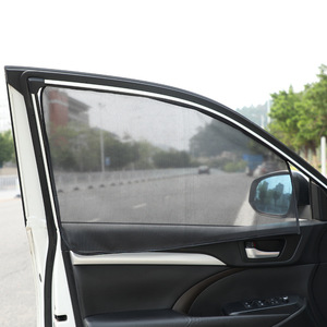 Cortina magnética de malla para ventana lateral de coche, protección universal para puerta trasera de coche - Product Image 1