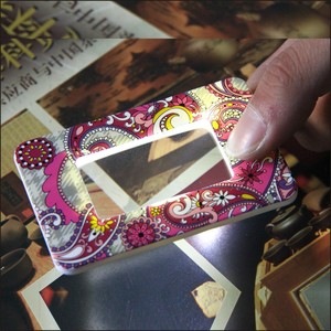 مكبر مربع الشكل 3X مع إضاءة LED للقراءة، محمول بعدسة أكريليك للمسنين، بيع مباشر من المصنع - Product Image 4